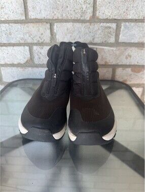 The North Face Snow Boots  Black Size 9